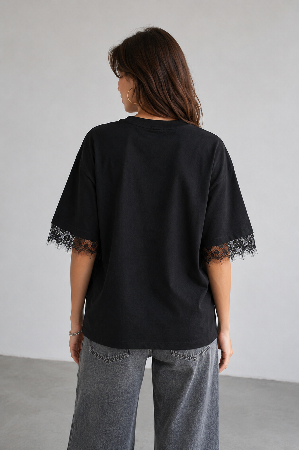 Studio Oversize Bisiklet Yaka Dantel Detaylı T-Shirt - Siyah - T-Shirt fason üretim görsel 2